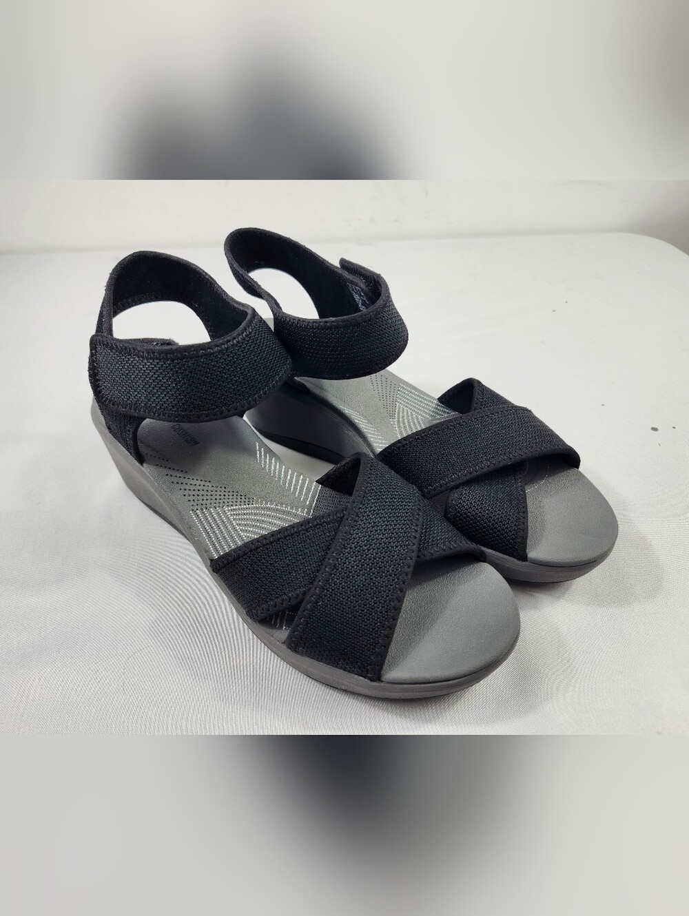 Clarks Cloudsteppers Womens 9.5 Black Cross-Strap Comfort Sandals Wedge Heel